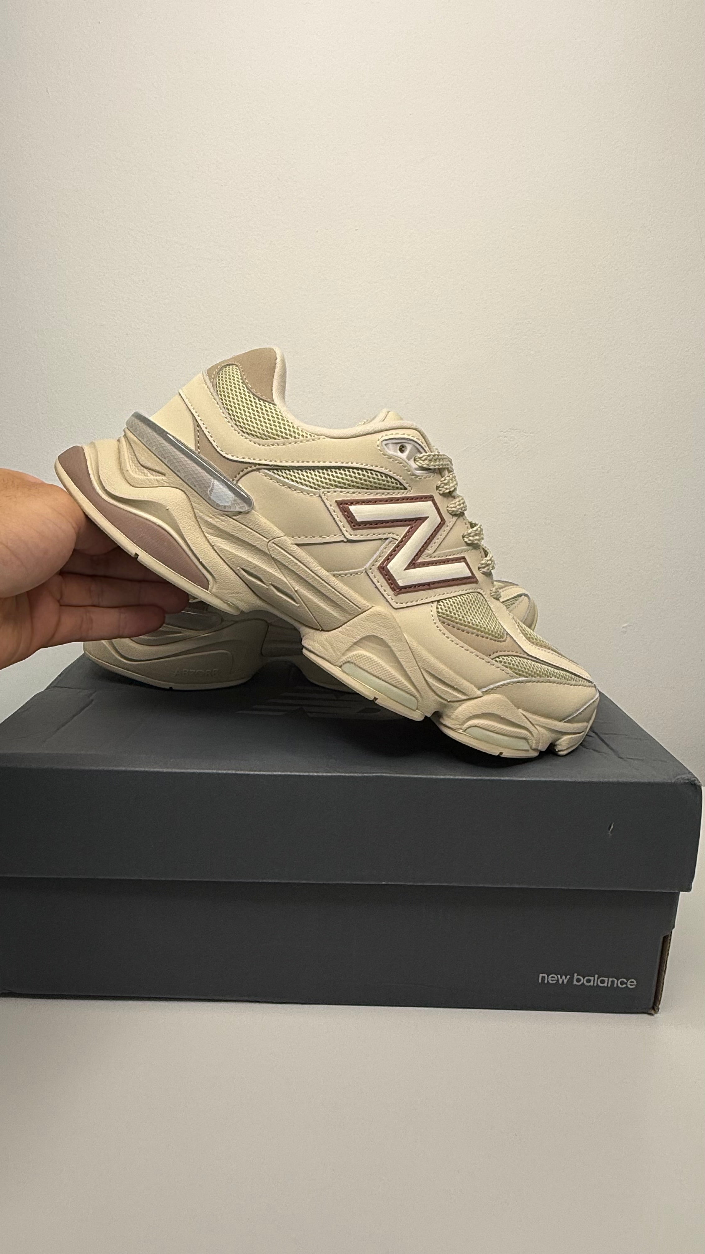 New Balance 9060 Bone Sparrow - PRONTA ENTREGA