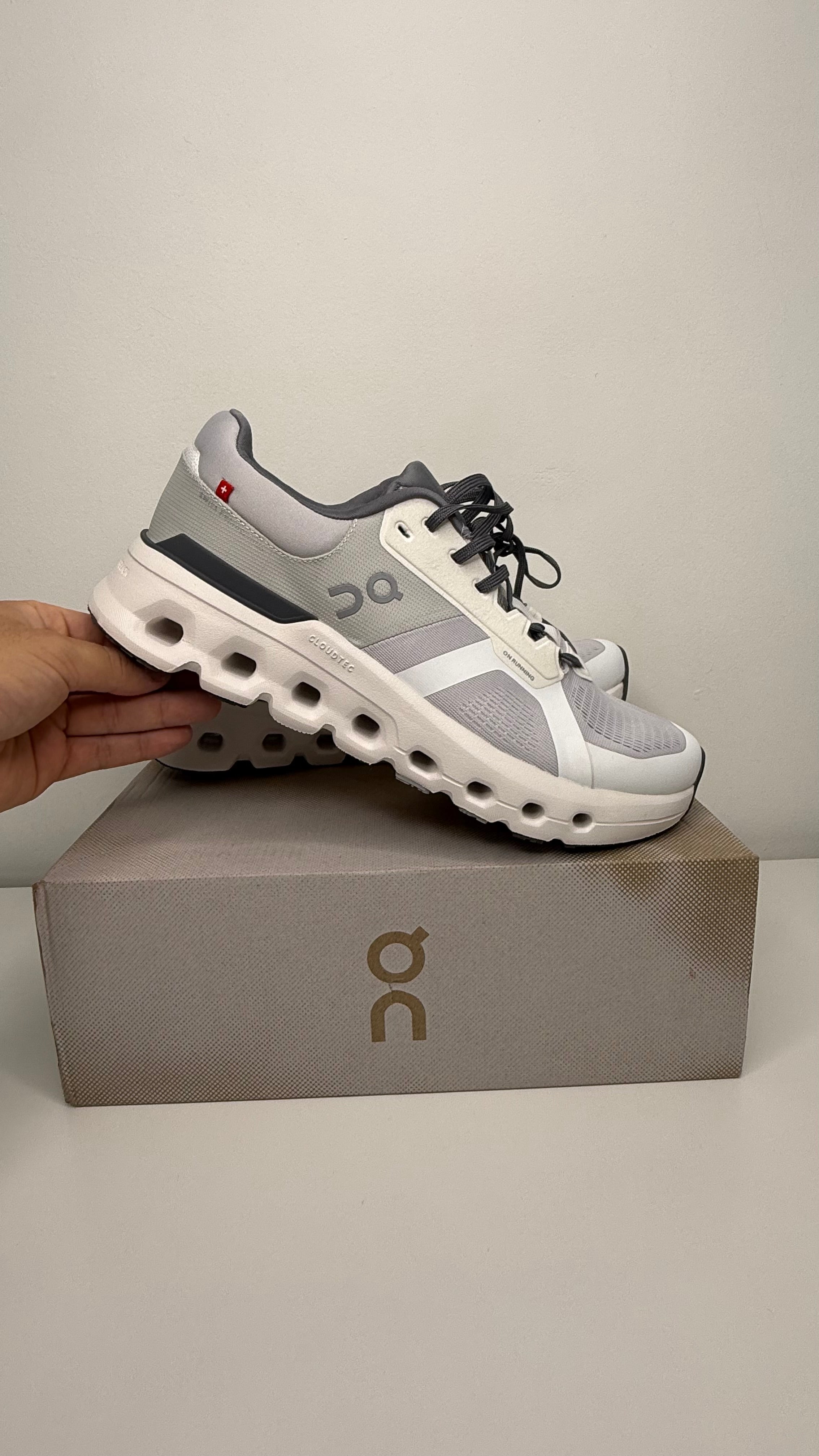 On Running Cloudrunner 2 Frost White - PRONTA ENTREGA