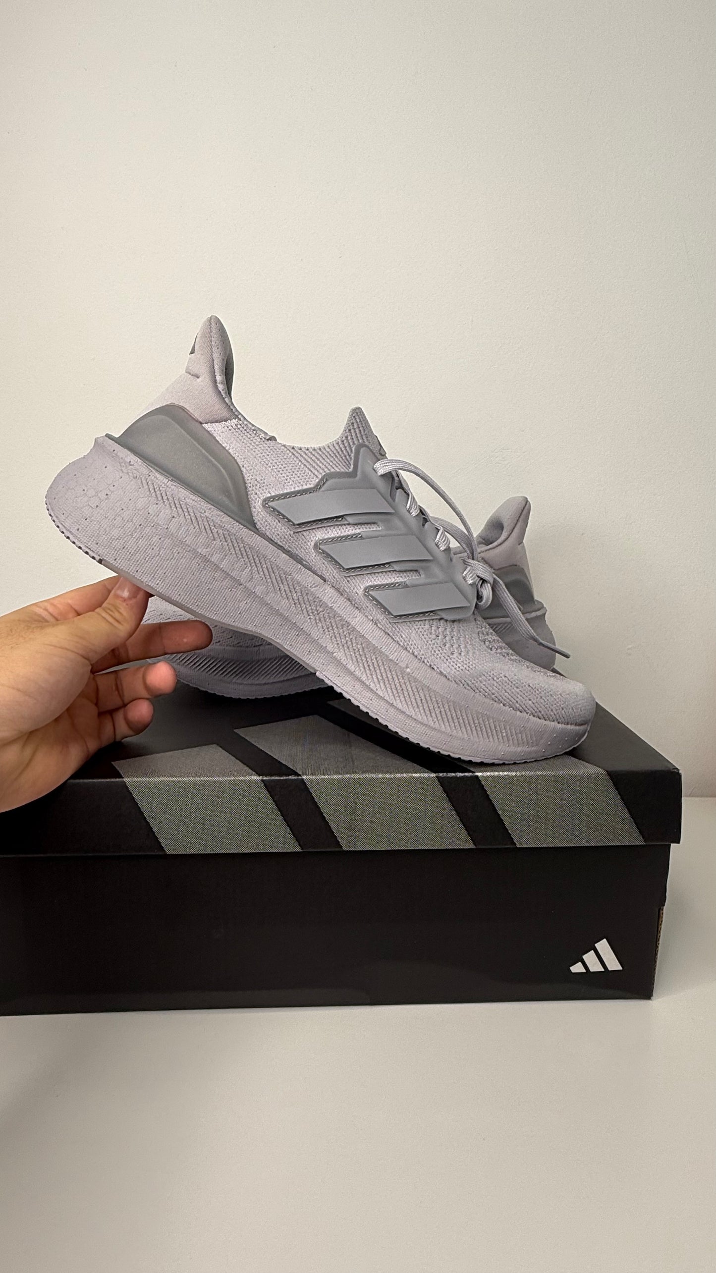 Tênis Adidas Ultraboost 5 - PRONTA ENTREGA