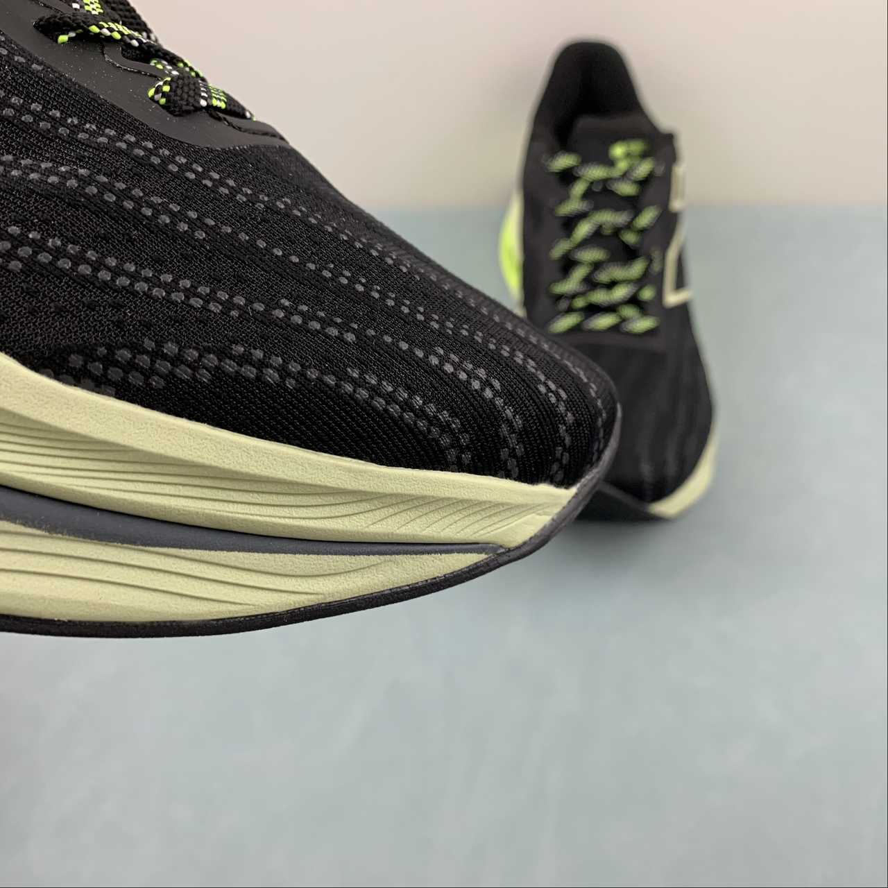 Tênis New Balance Fuelcell Supercomp Trainer V2