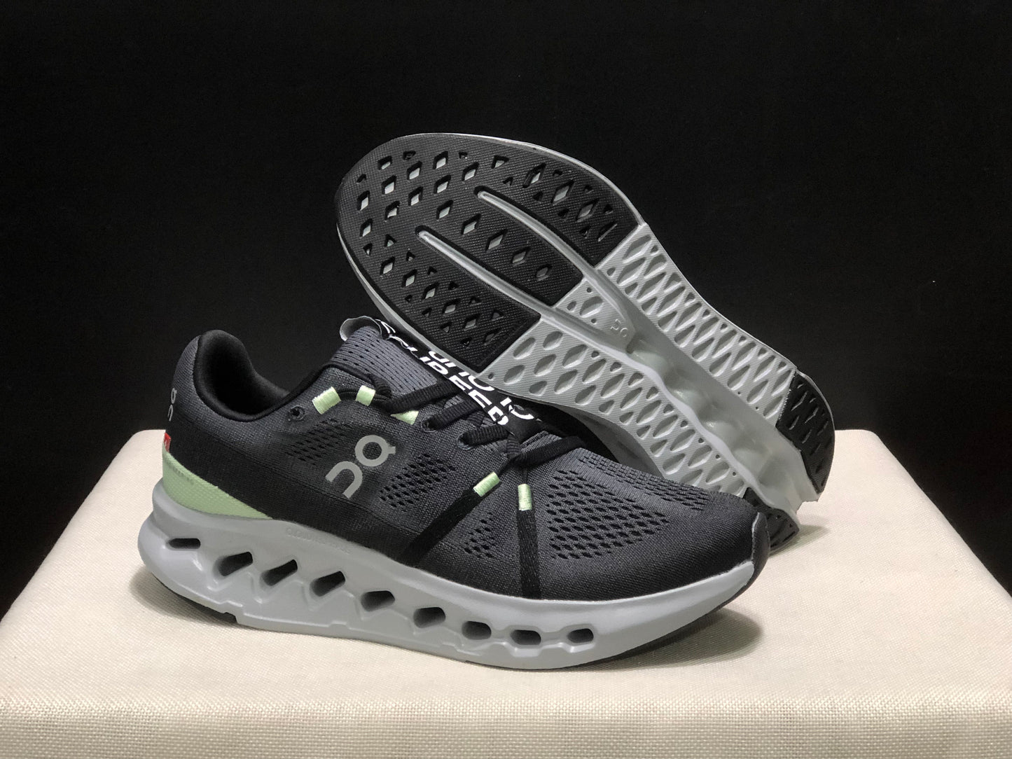 Tênis On Running Cloudsurfer