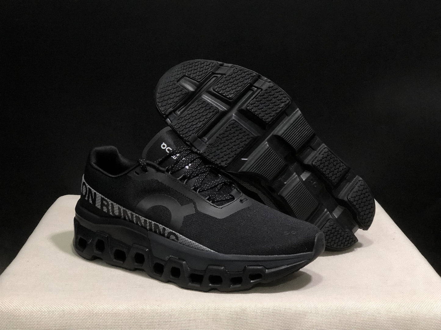 Tênis On Running Cloudmonster 2