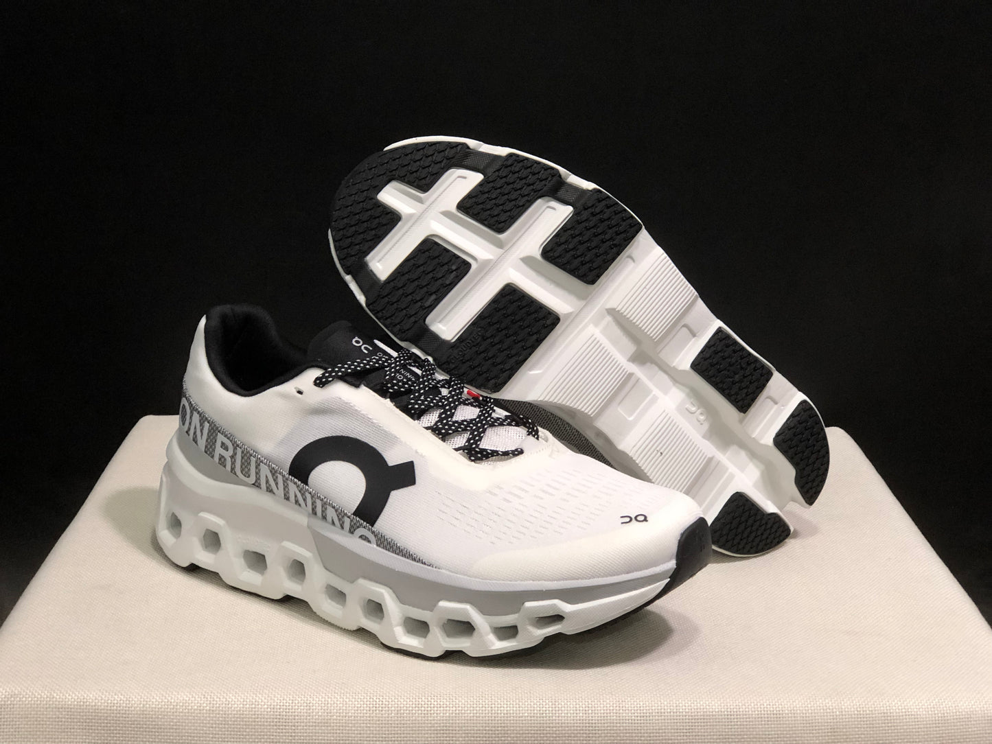 Tênis On Running Cloudmonster 2