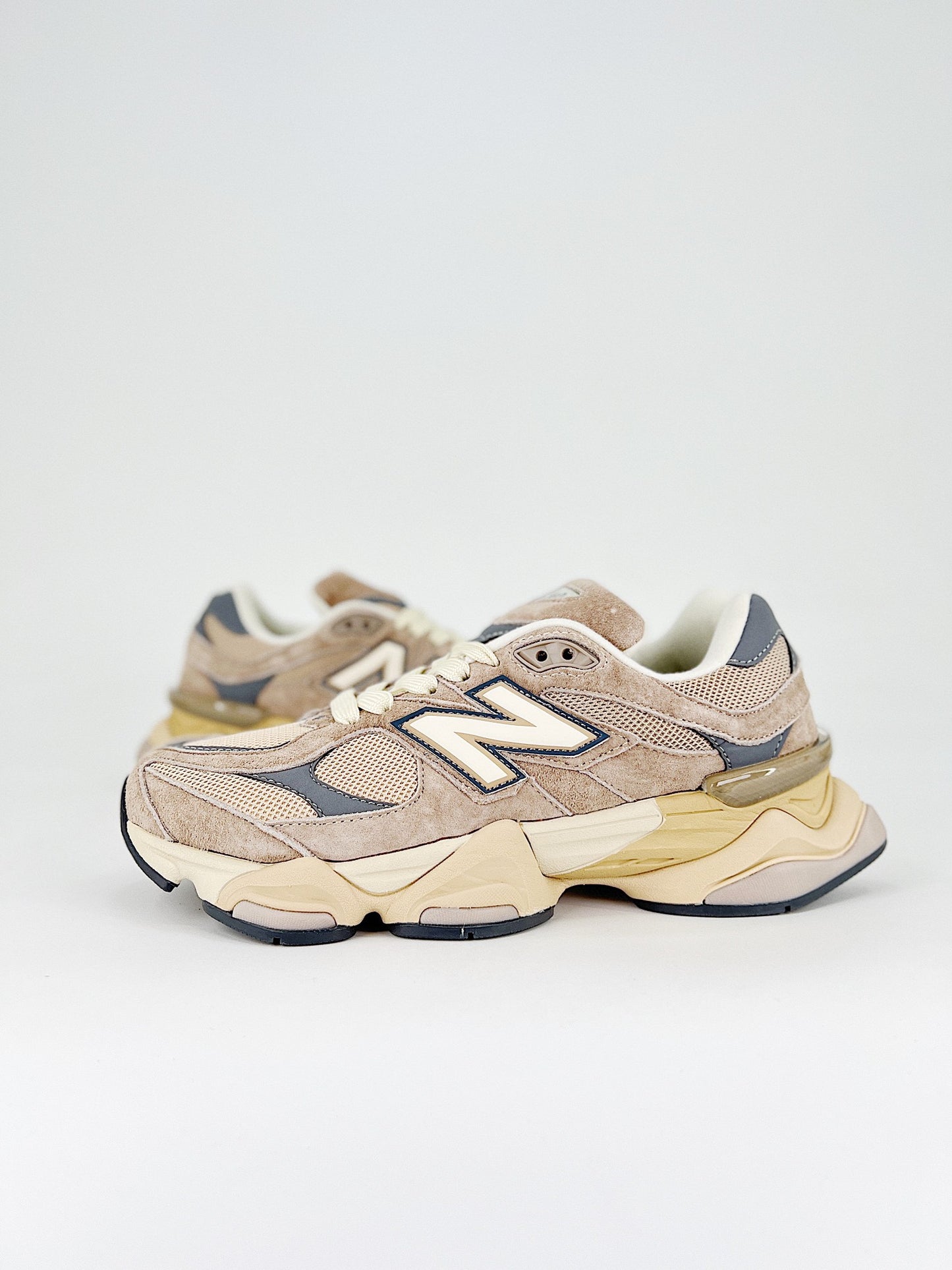 New Balance 9060 Driftwood Castlerock