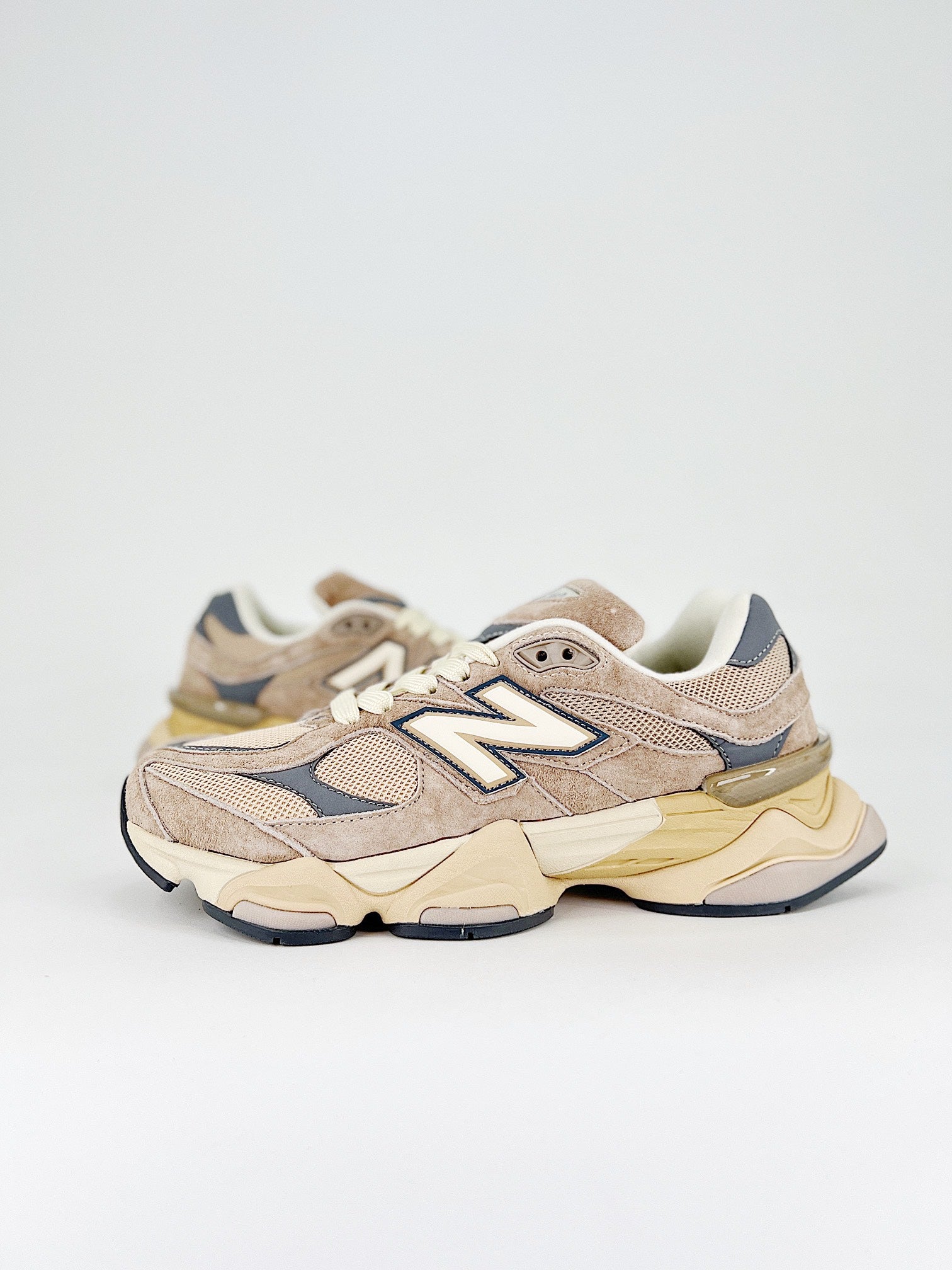 New Balance 9060 Driftwood Castlerock