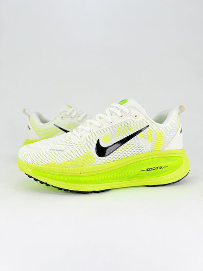 Tênis Nike Vomero 18