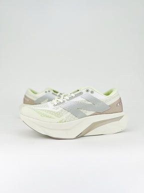 Tênis New Balance Fuelcell Supercomp Elite V4