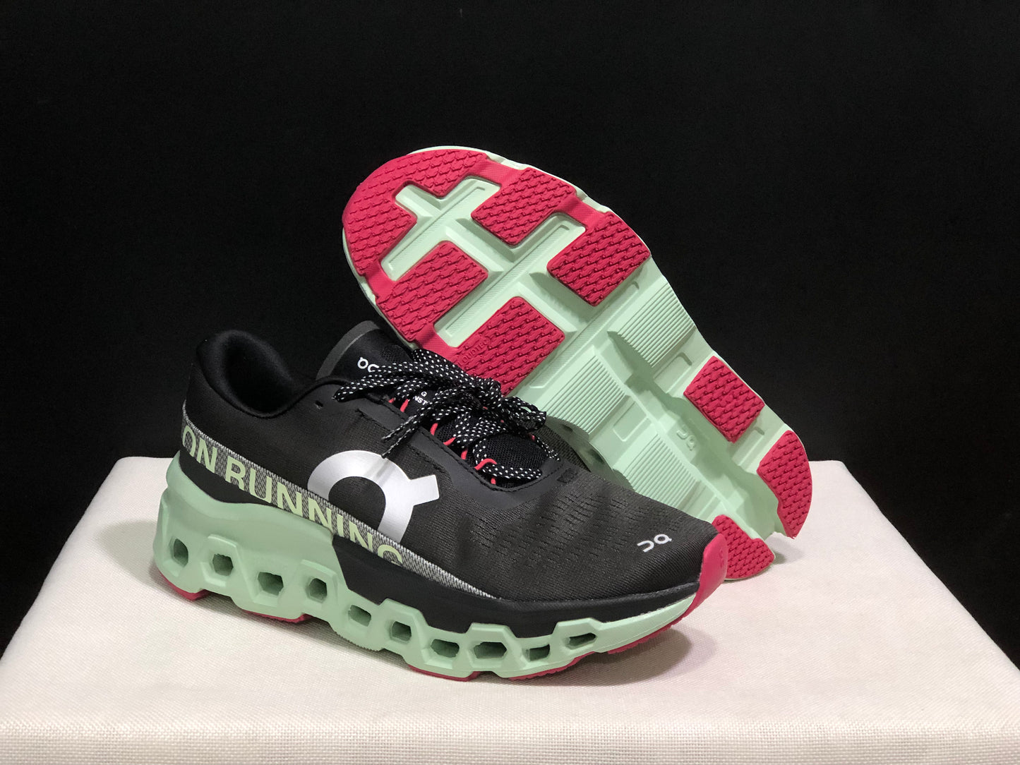 Tênis On Running Cloudmonster 2