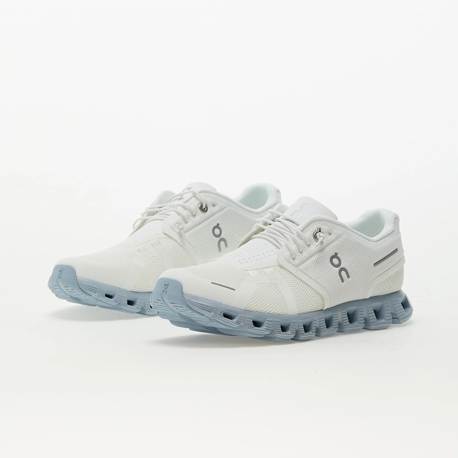 On Running Cloud 5 White Chambray