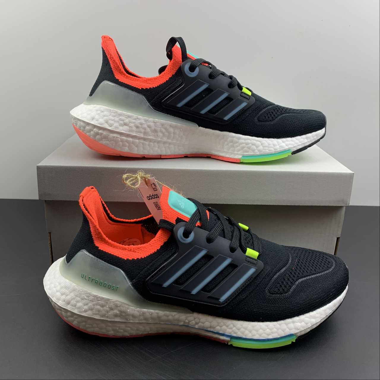 Tênis Adidas UltraBoost 22