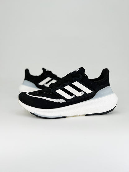 Tênis Adidas UltraBoost Light 23