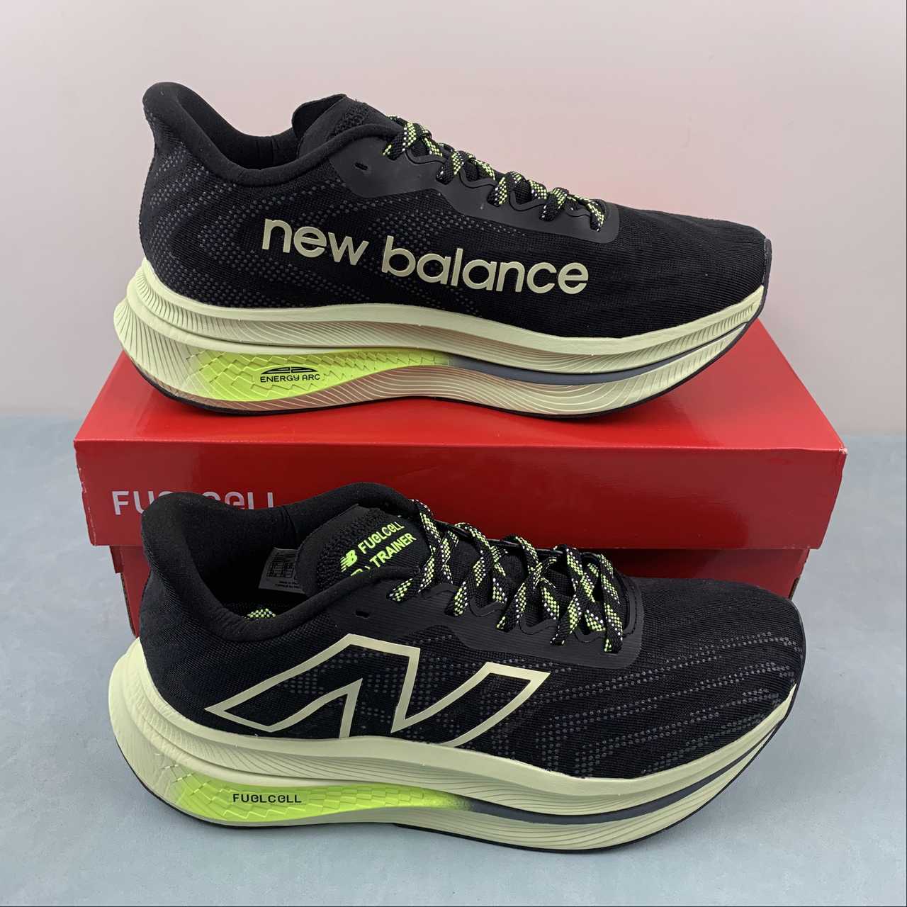 Tênis New Balance Fuelcell Supercomp Trainer V2