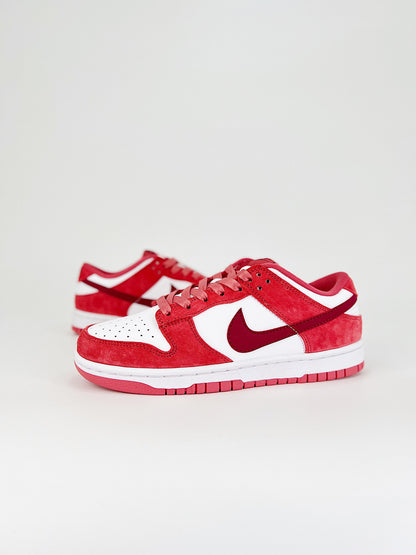 Nike Dunk Low Valentine's Day