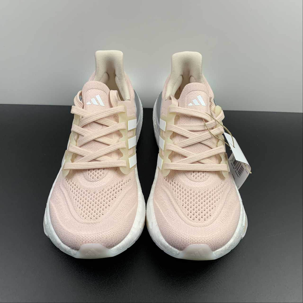 Tênis Adidas UltraBoost Light 23