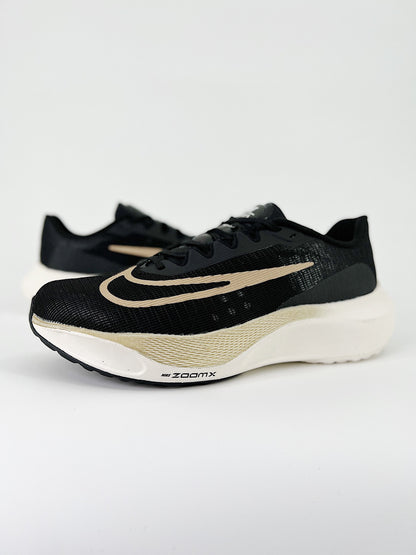 Tênis Nike Zoom Fly 5