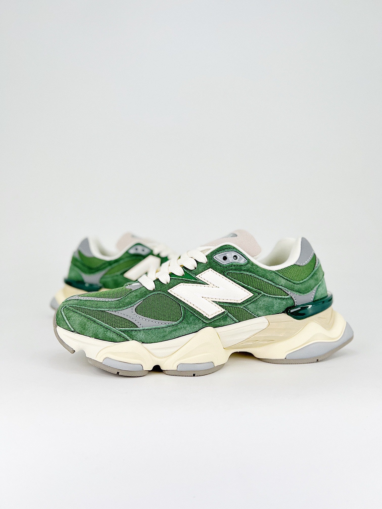 New Balance 9060 Nori