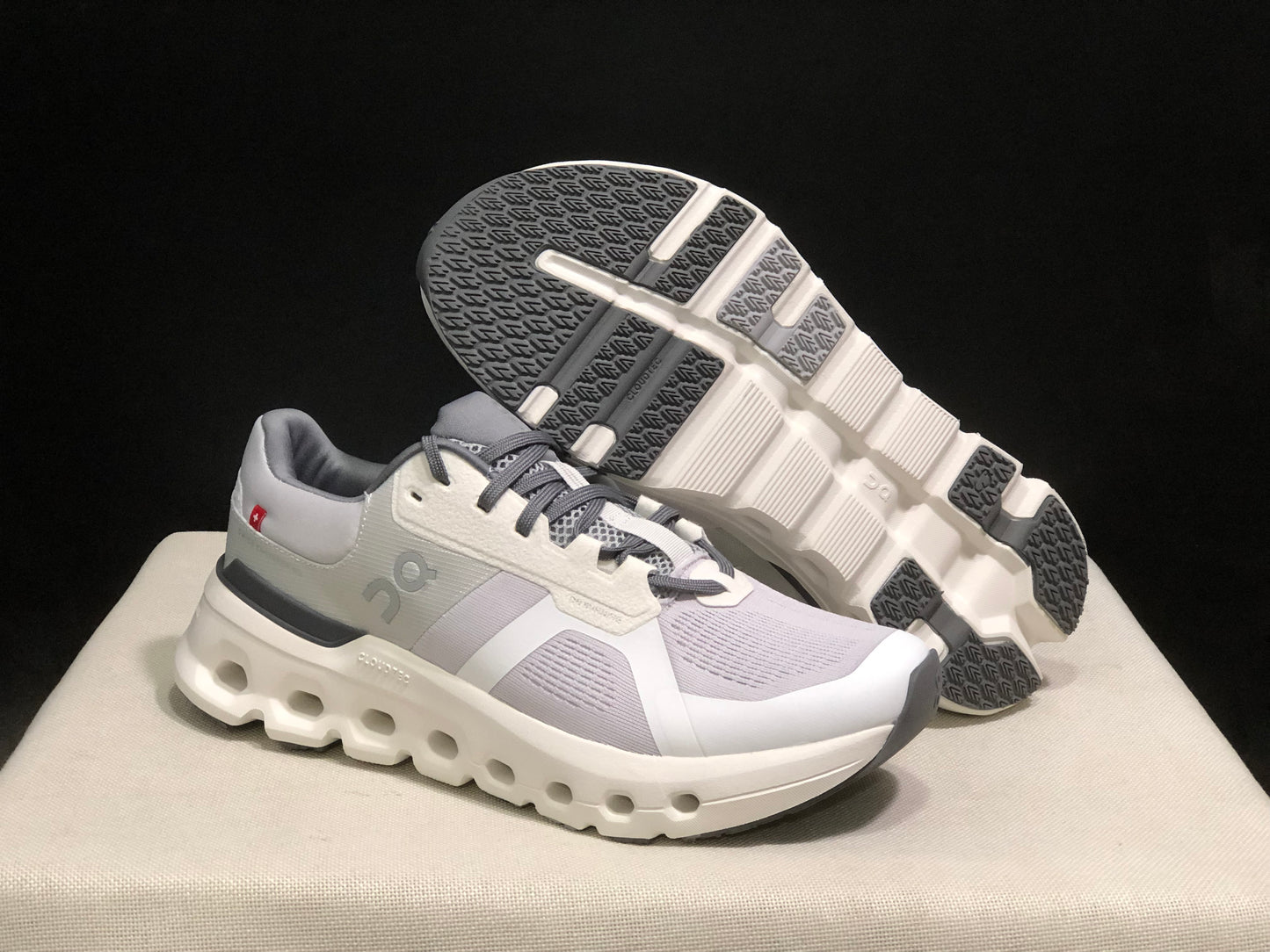 Tênis On Running Cloudrunner 2