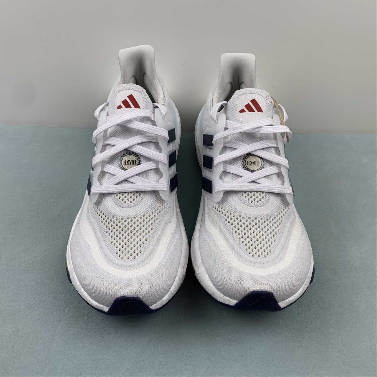 Tênis Adidas UltraBoost Light 23