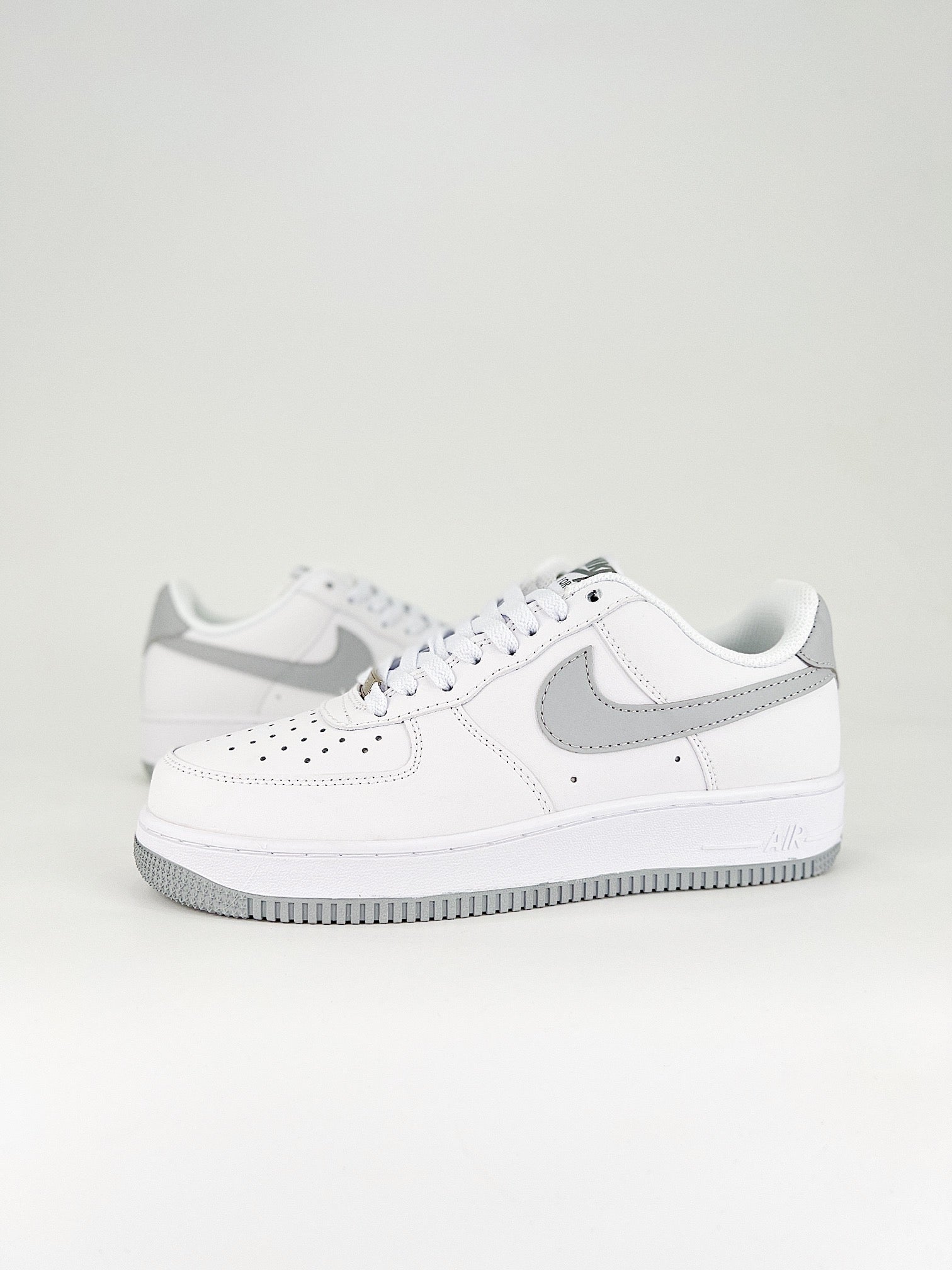 Nike Air Force 1 Low White Light Smoke Grey
