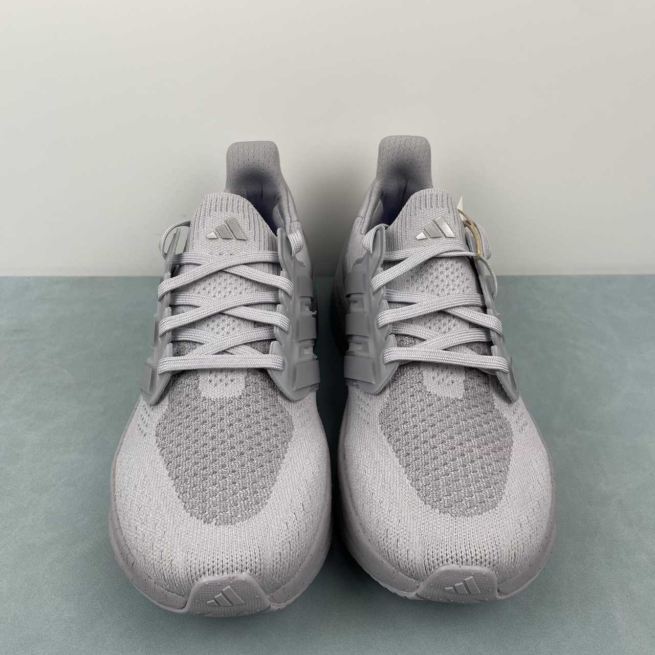 Tênis Adidas Ultraboost 5