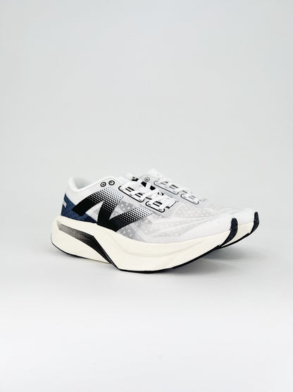 Tênis New Balance Fuelcell Supercomp Elite V4