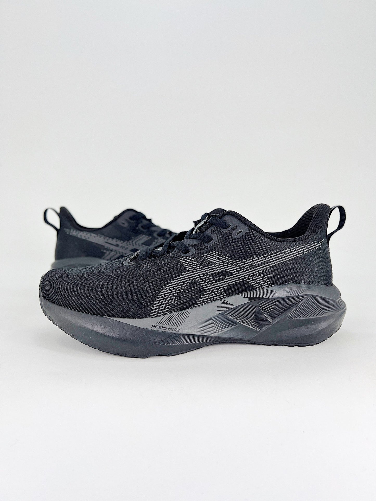 Tênis Asics Novablast 5