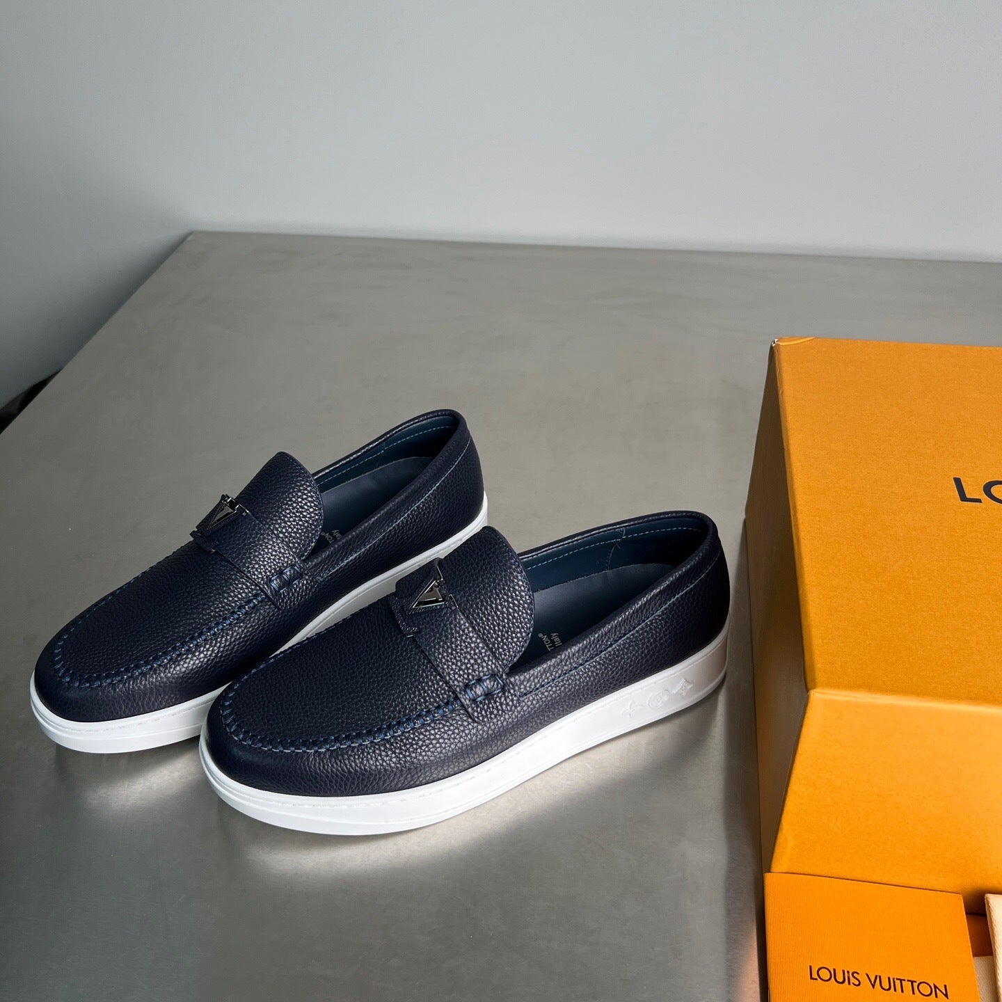 Sapato LV Resort Loafer Azul Marinho