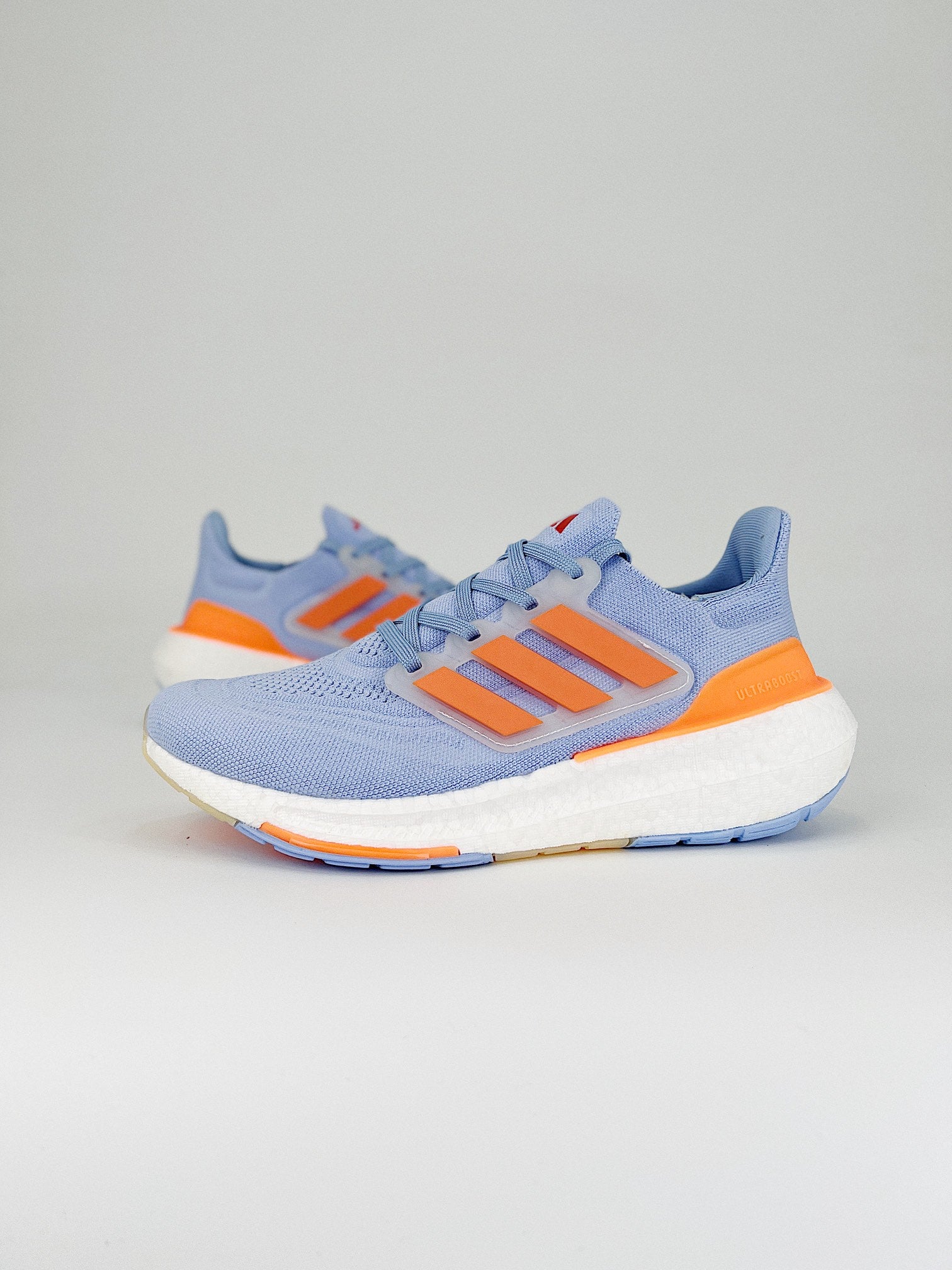 Tênis Adidas UltraBoost Light 23