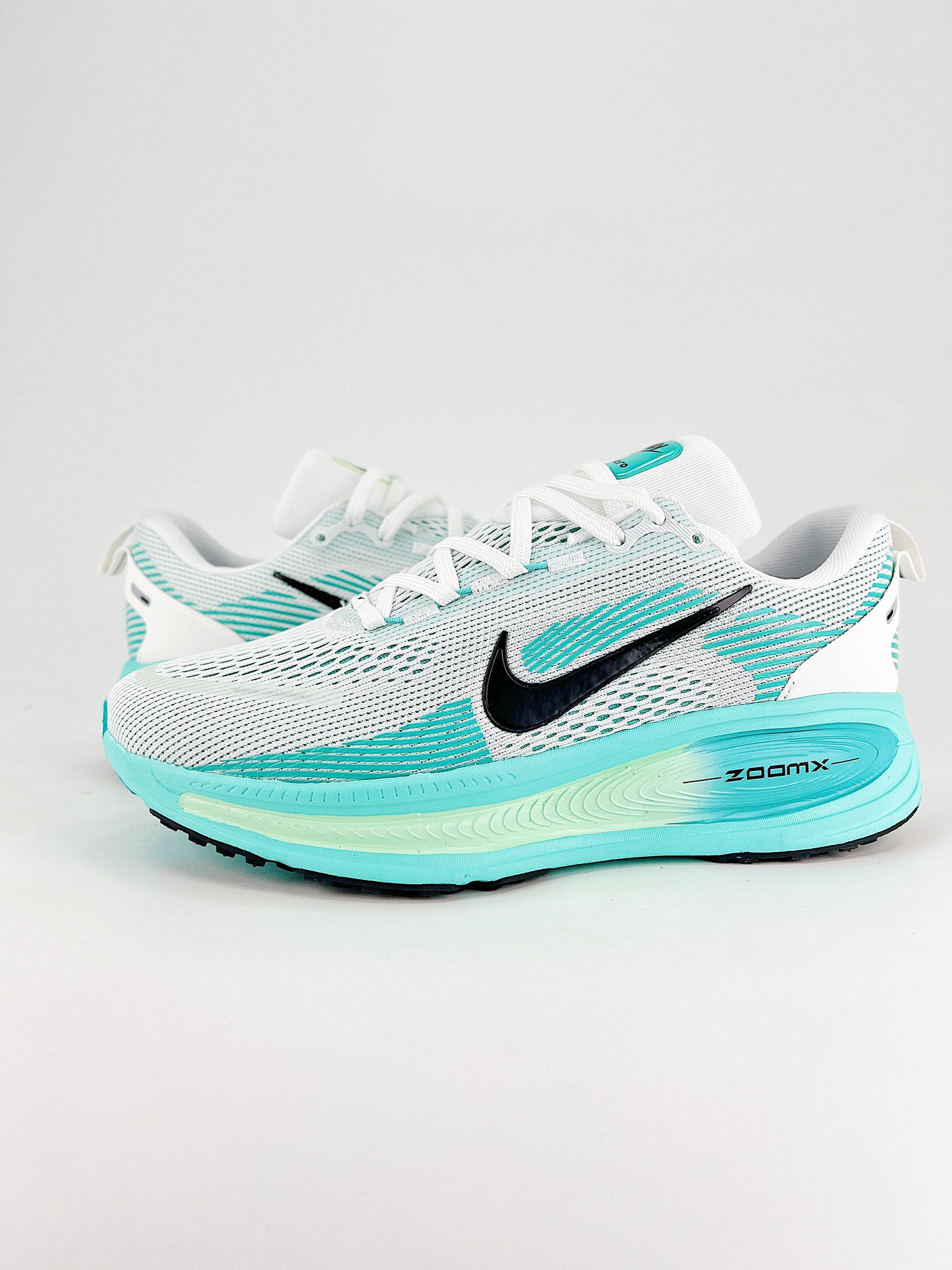 Tênis Nike Vomero 18