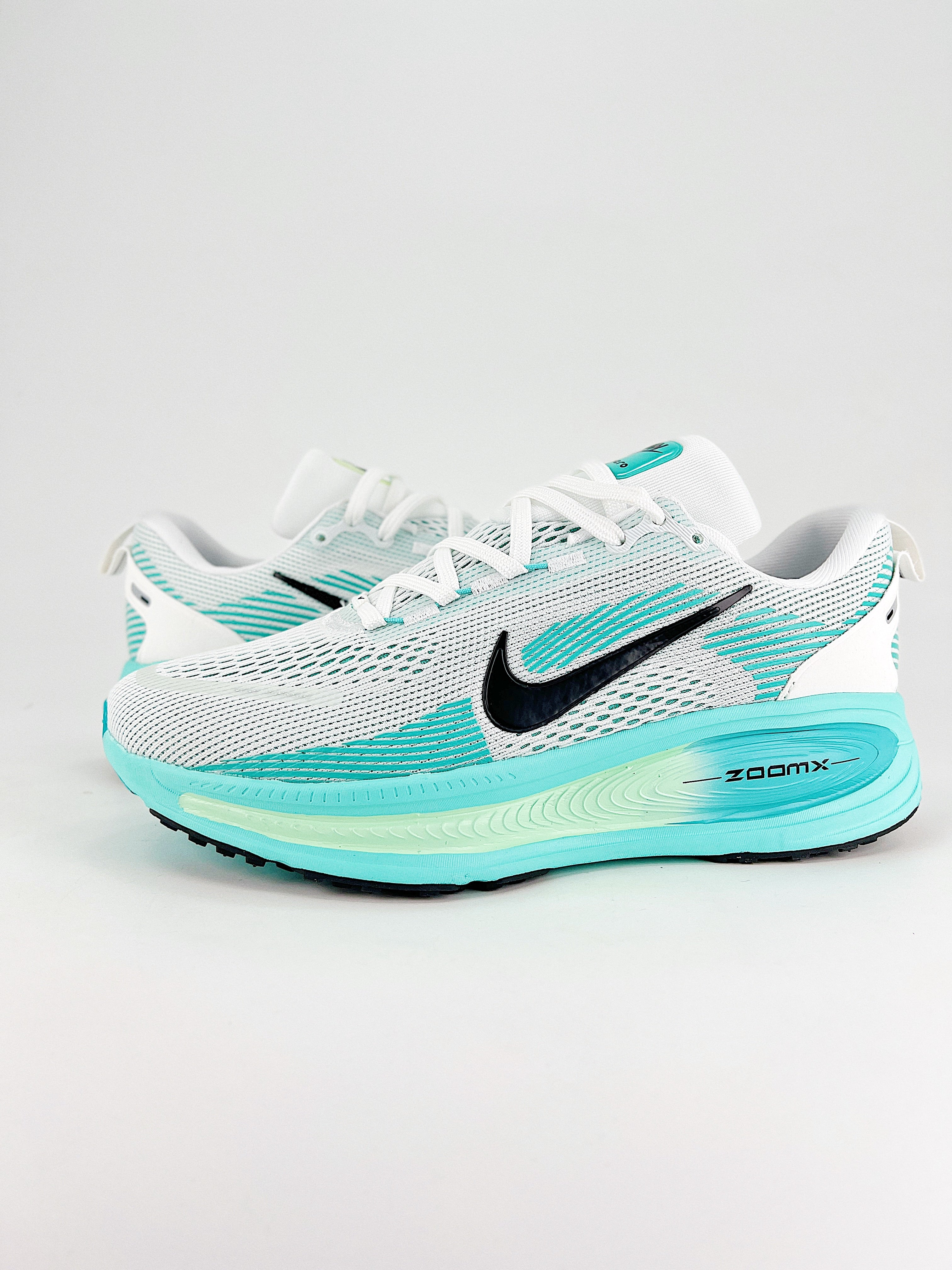 Tênis Nike Vomero 18