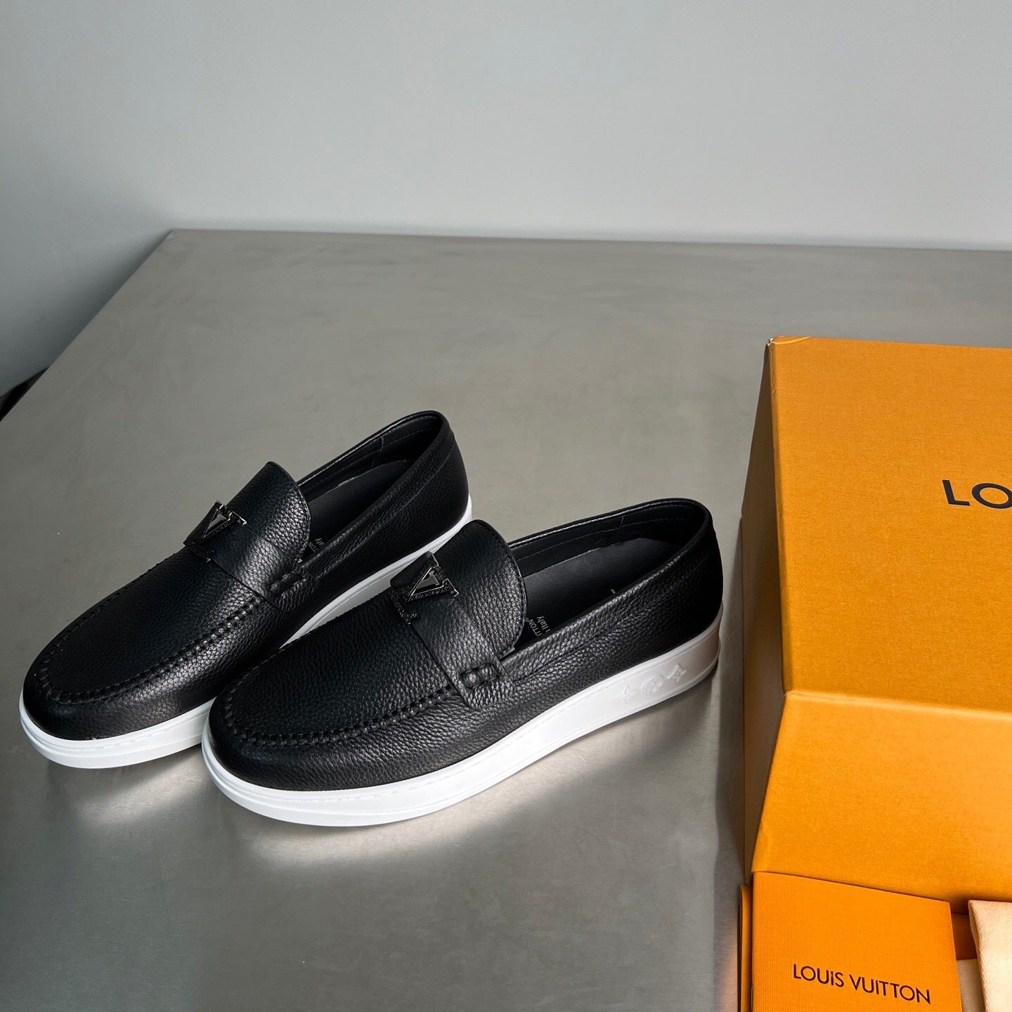 Sapato LV Resort Loafer Black