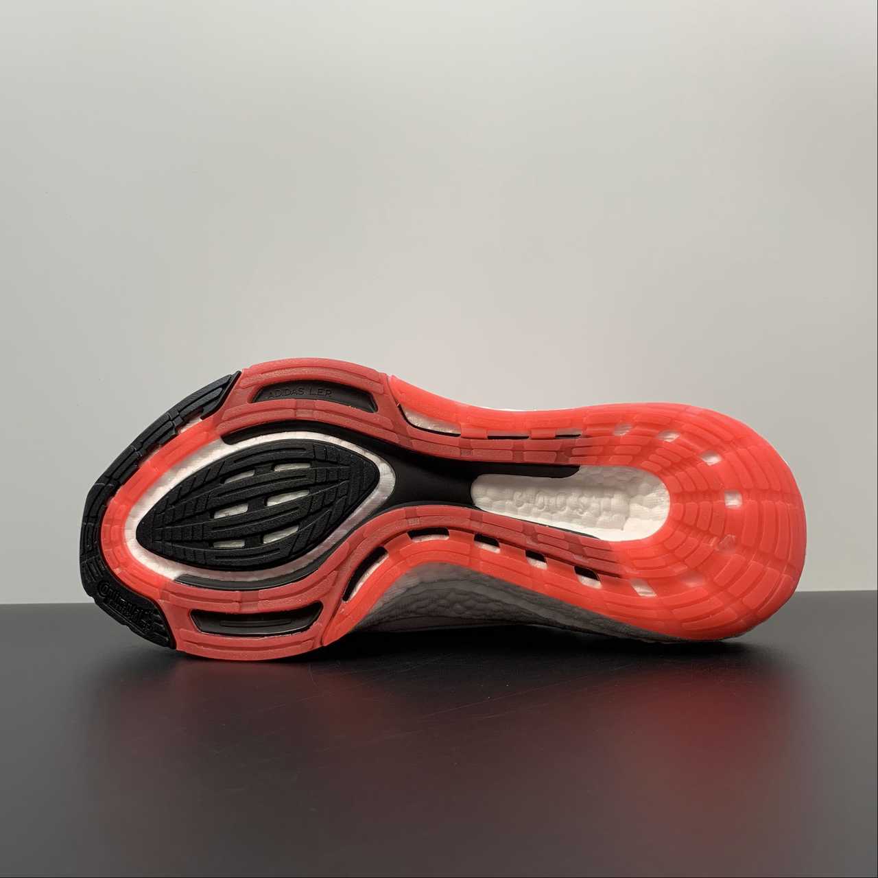 Tênis Adidas UltraBoost 22