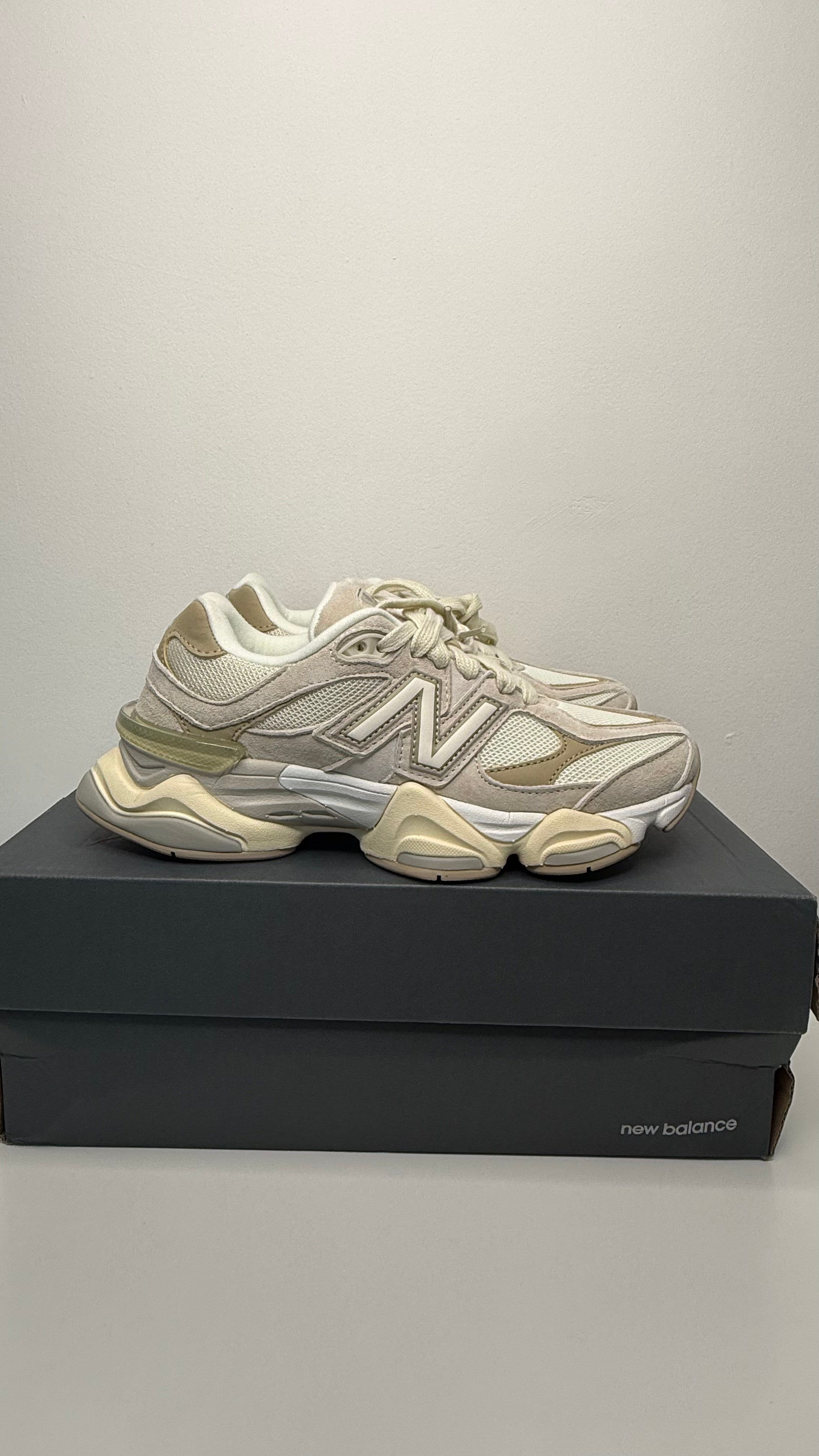 New Balance 9060 Mushroom Brown - PRONTA ENTREGA