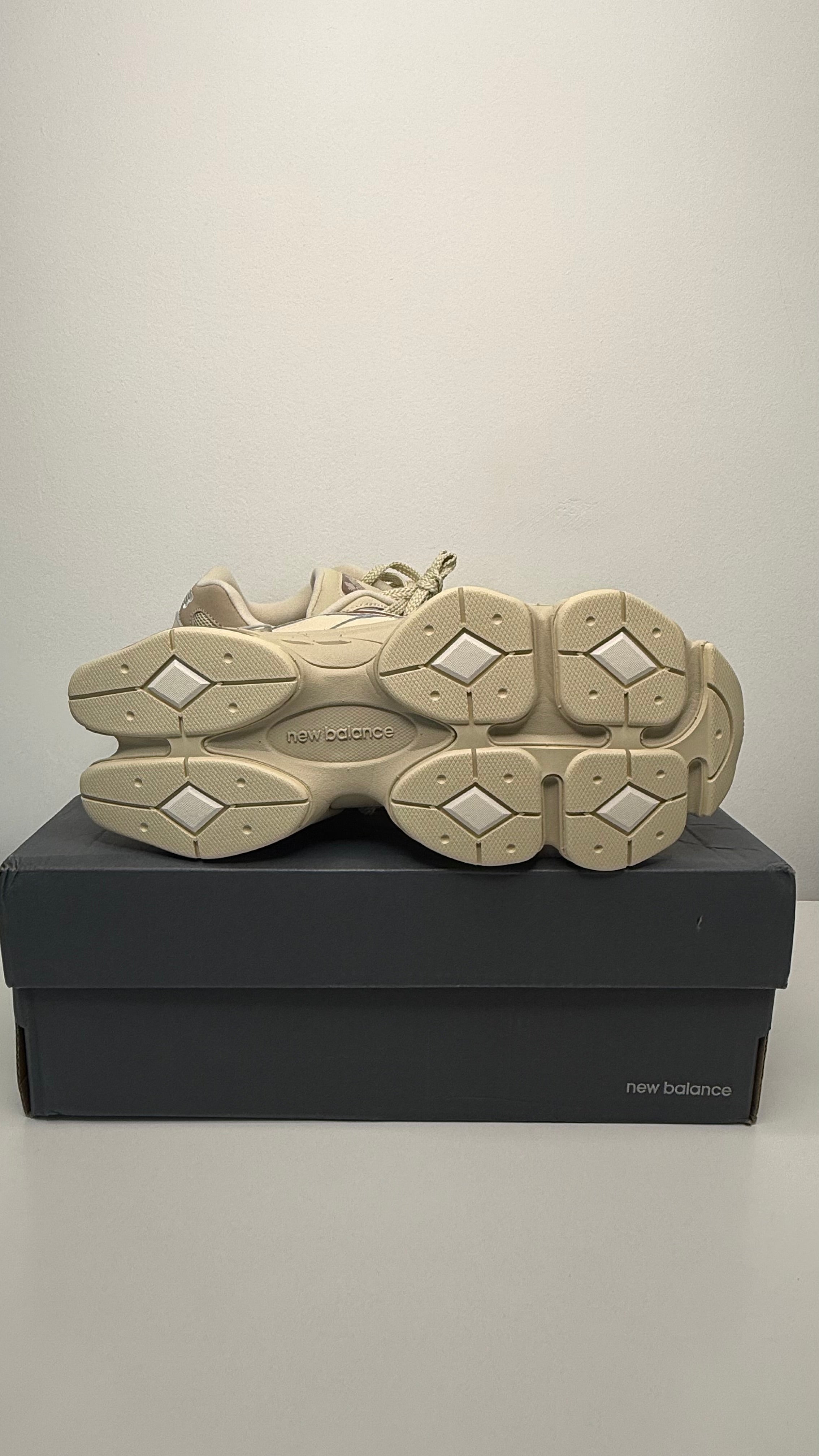 New Balance 9060 Bone Sparrow - PRONTA ENTREGA