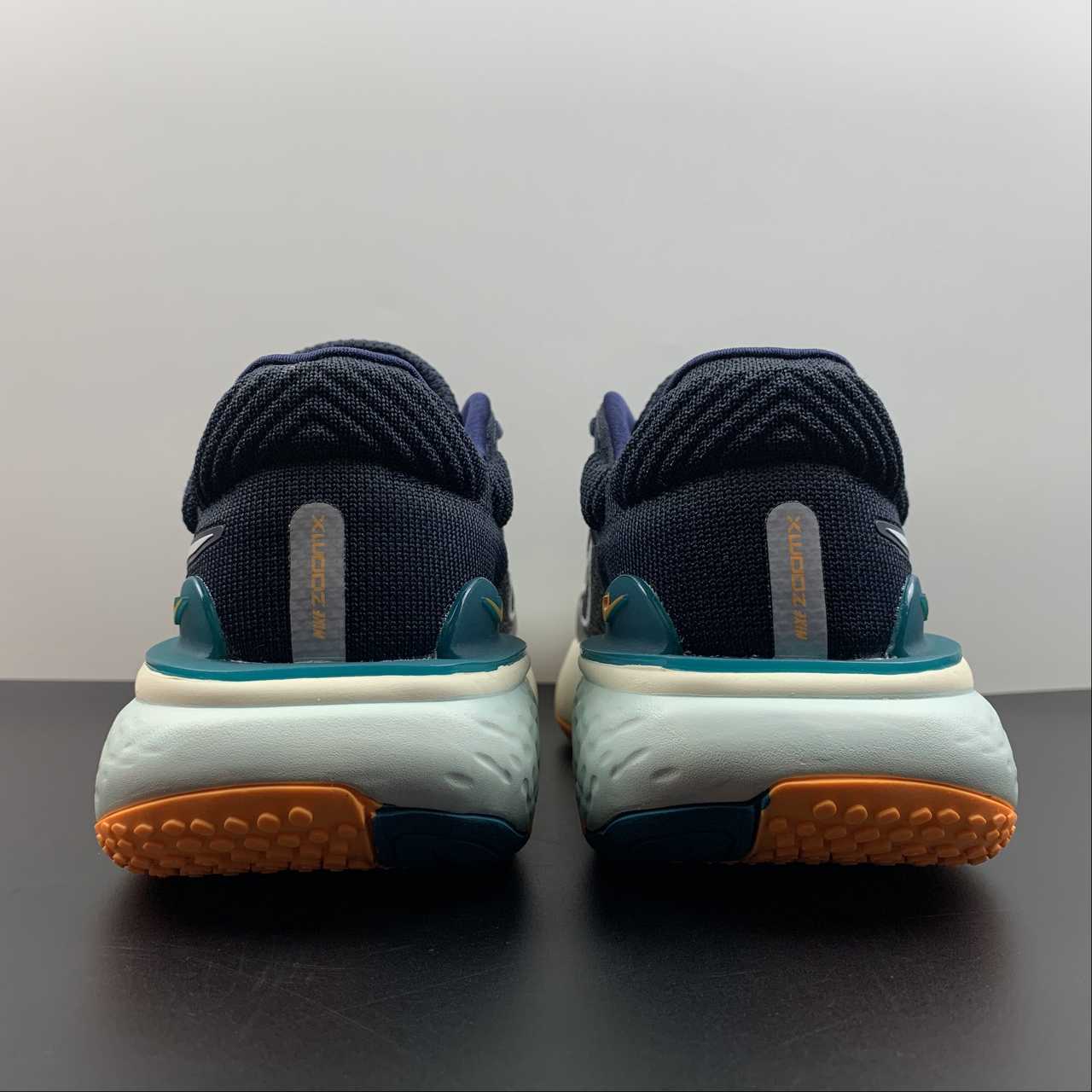 Tênis Nike ZoomX Invincible Run Flyknit 2