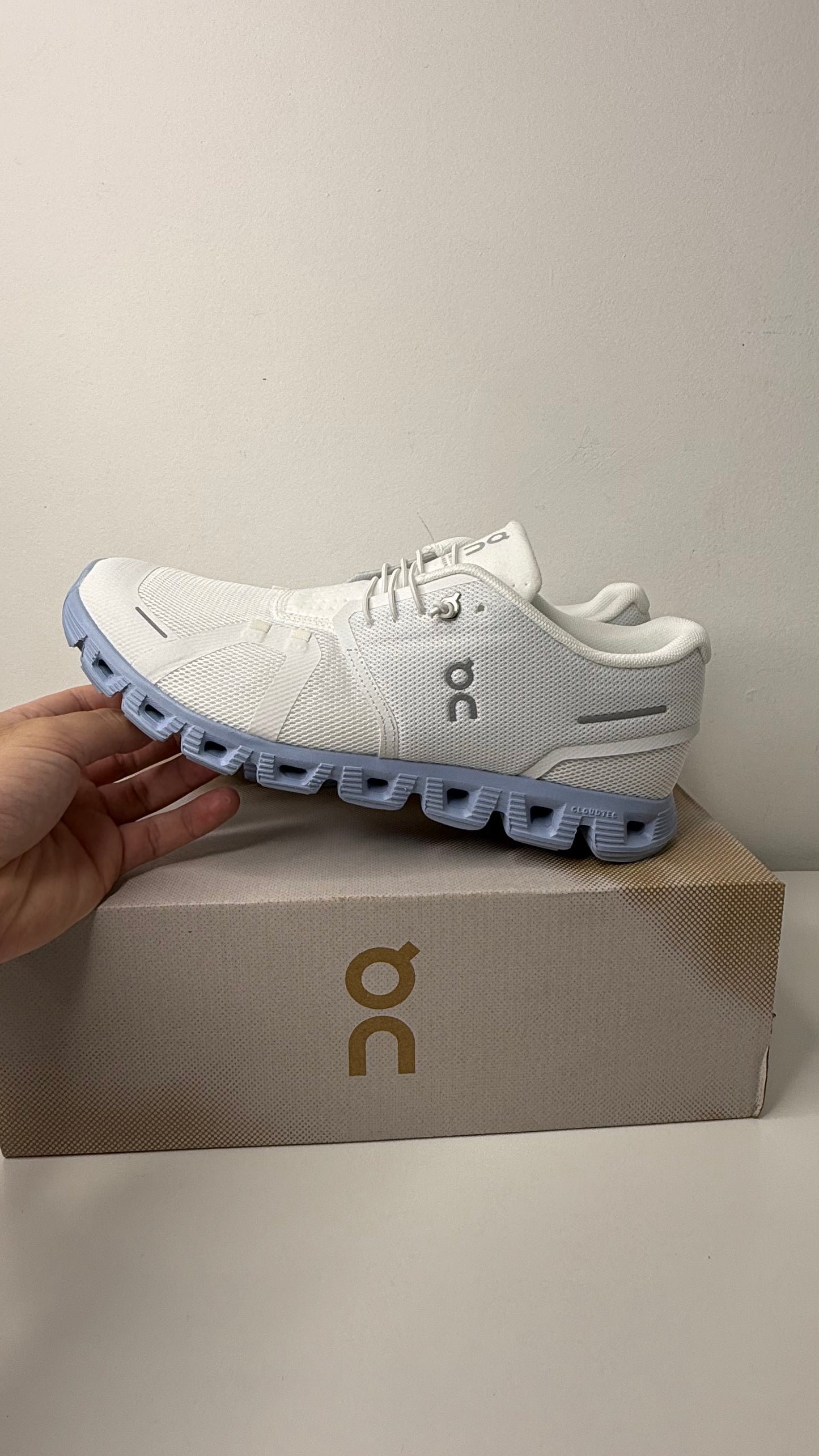 Tênis On Running Cloud 5 - PRONTA ENTREGA