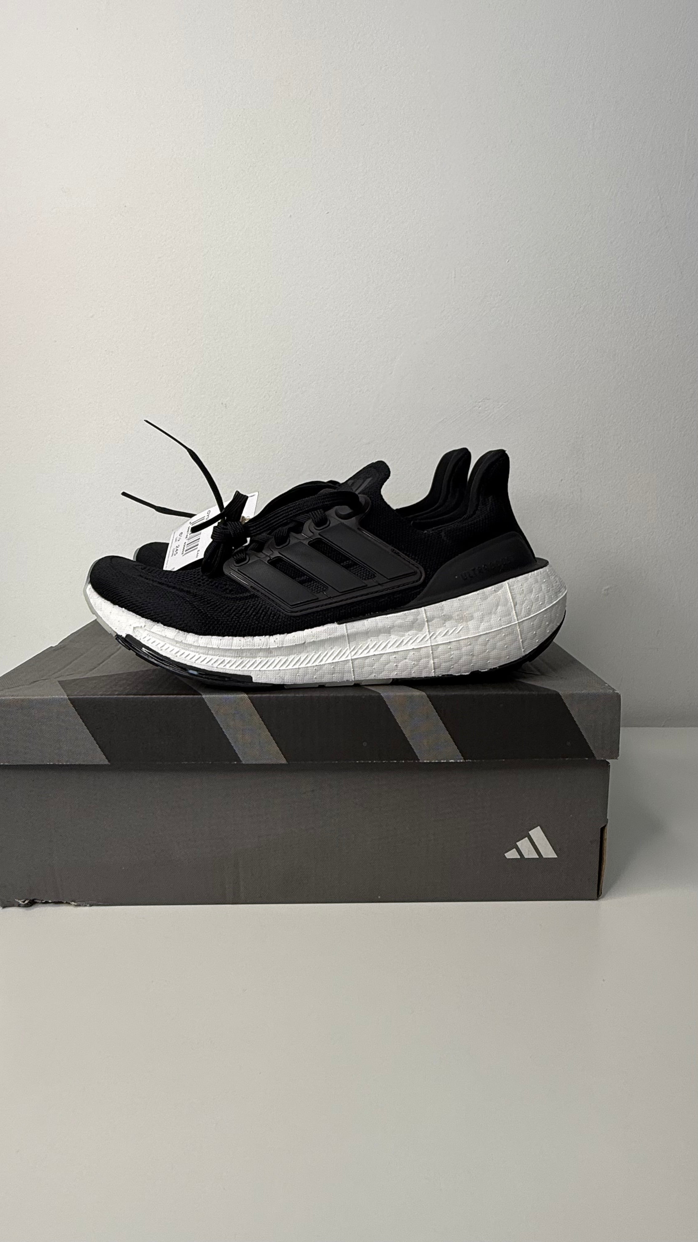 Tênis Adidas UltraBoost Light 23 - PRONTA ENTREGA
