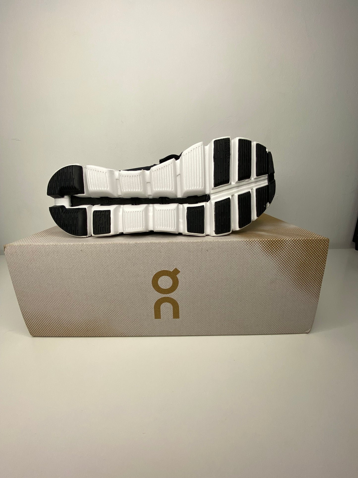 Tênis On Running Cloud 5 - PRONTA ENTREGA