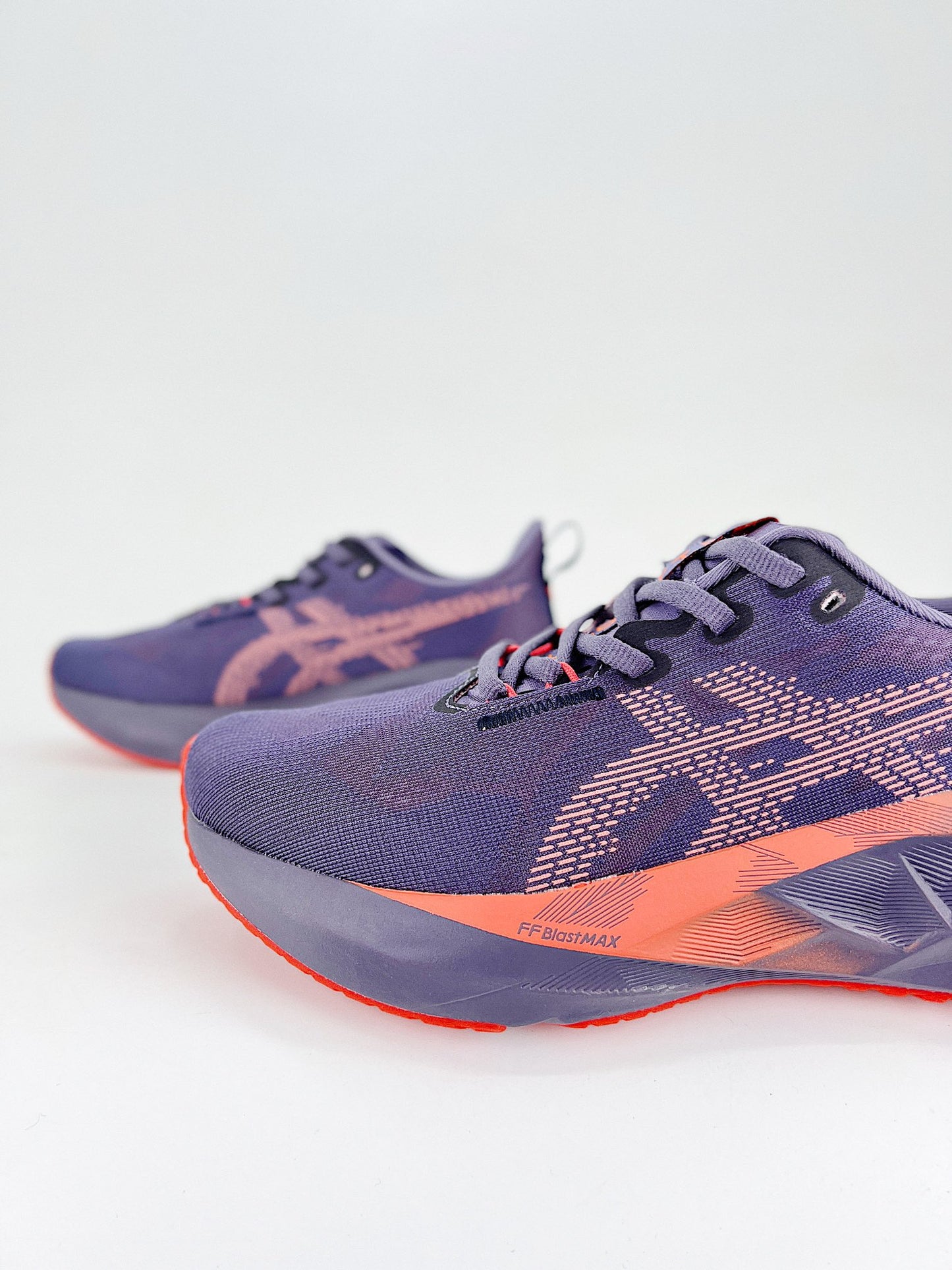 Tênis Asics Novablast 5