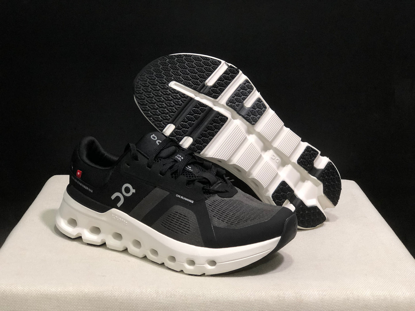 Tênis On Running Cloudrunner 2