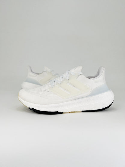 Tênis Adidas UltraBoost Light 23