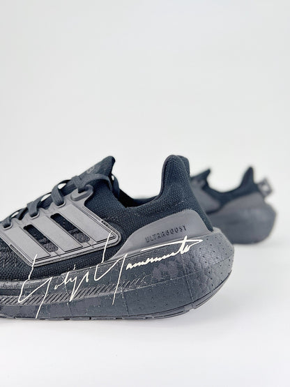 Tênis Y-3 Ultraboost Light 23