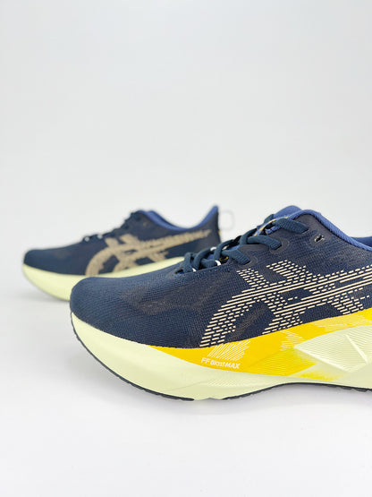 Tênis Asics Novablast 5