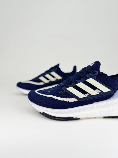 Tênis Adidas UltraBoost Light 23