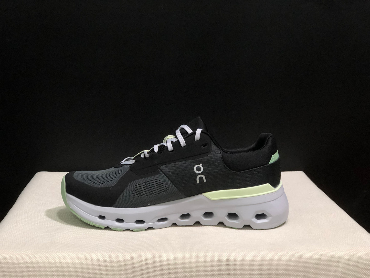 Tênis On Running Cloudrunner 2