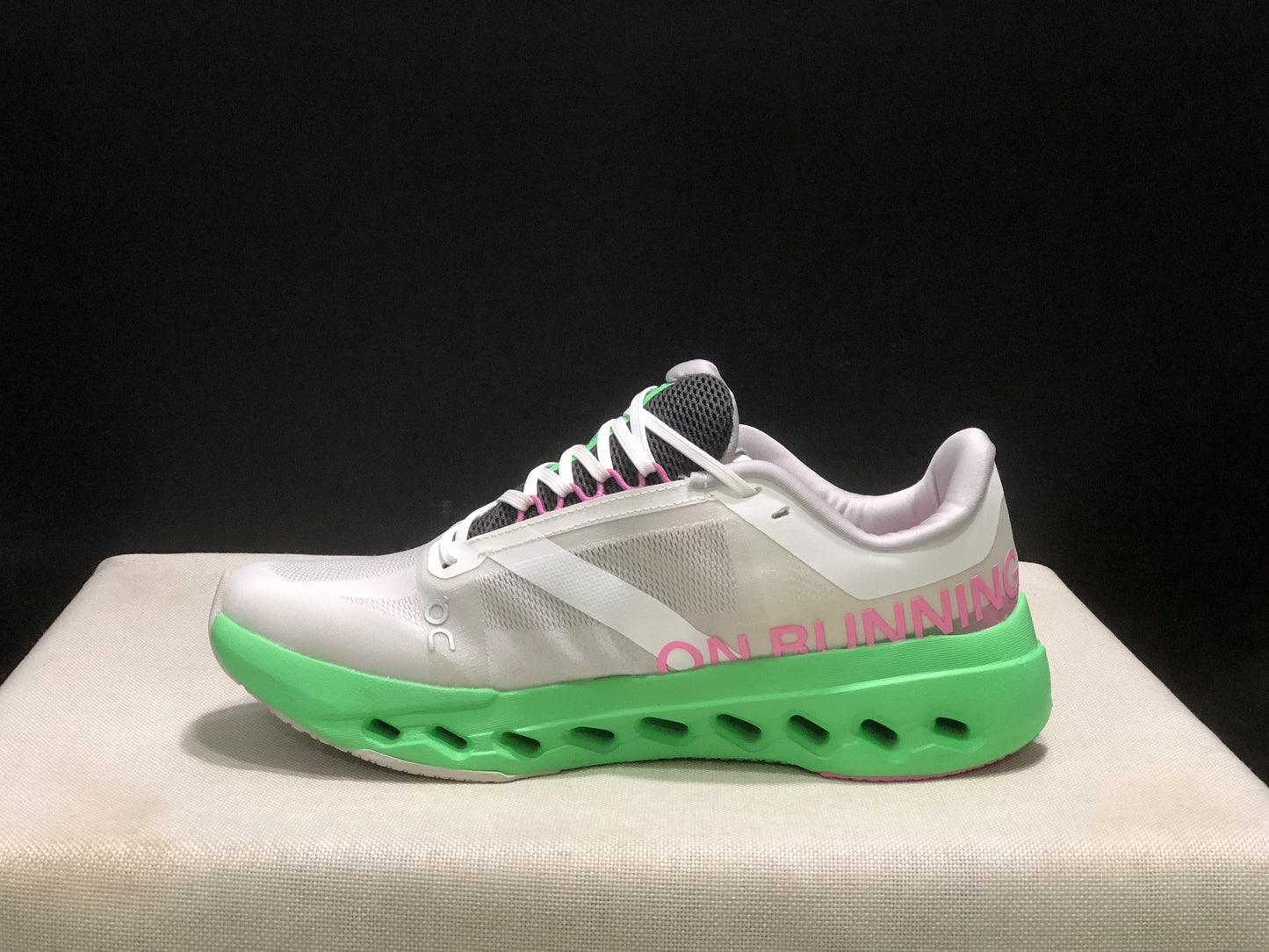 Tênis On Running Cloudsurfer Next