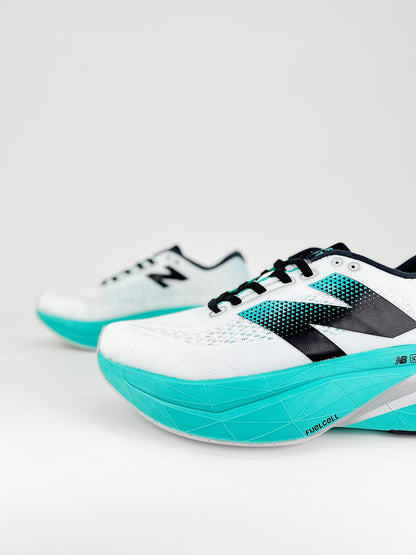 Tênis New Balance Fuelcell Supercomp Trainer V3