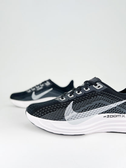 Tênis Nike Pegasus Plus