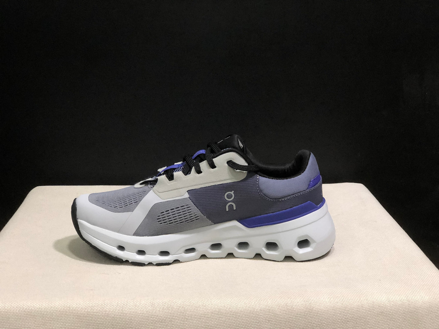 Tênis On Running Cloudrunner 2