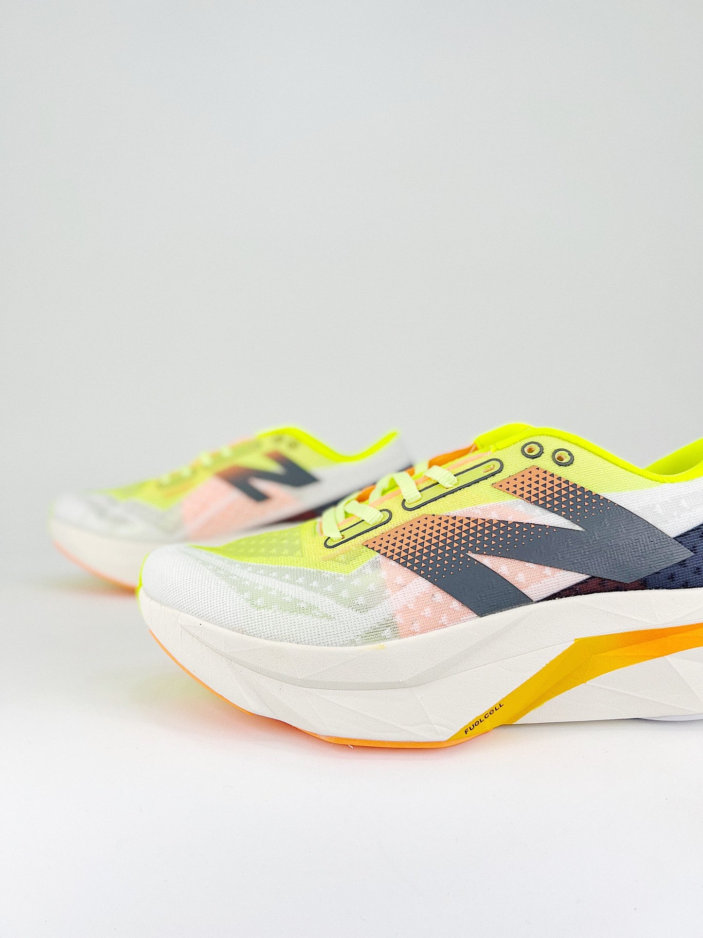 Tênis New Balance Fuelcell Supercomp Elite V4